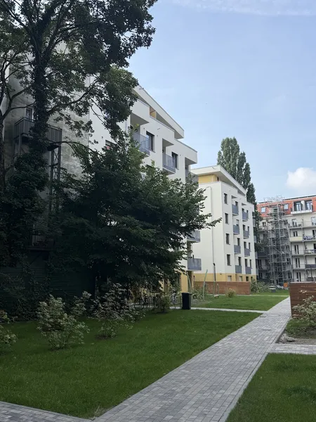Wohnen mit Charakter: 2-Zimmer-Wohnung in Friedrichshain — photo 1